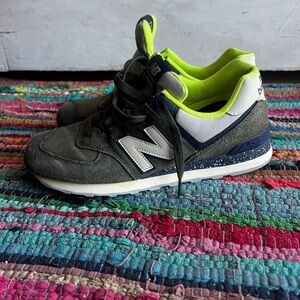 New Balance 574 Dark Covert Green athletic sneaker shoes men's size 9